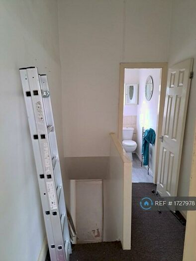 2 Bedroom Terraced House To Rent In Hollins Road, Oldham, OL8