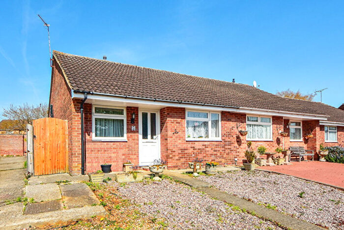 2 Bedroom Terraced Bungalow For Sale In Cheviot Way, Banbury, OX16