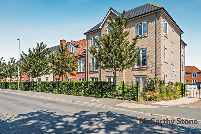2 Bedroom Apartment For Sale In Louis Arthur Court, - New Road, North Walsham, Norfolk, NR28
