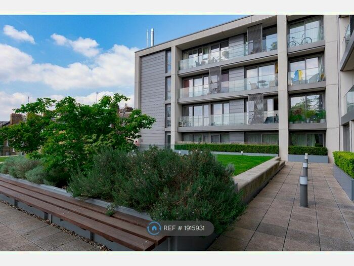 2 Bedroom Flat To Rent In Upper Richmond Road, London, SW15