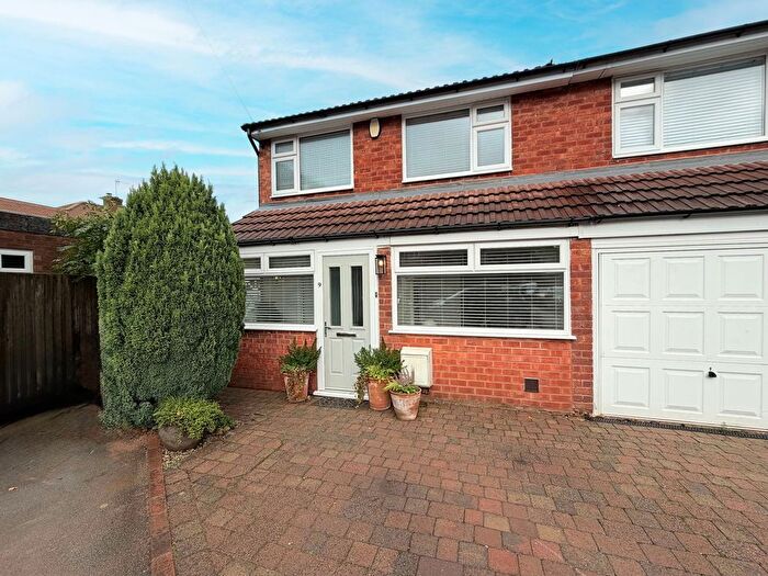 3 Bedroom Semi Detached House For Sale In Green Close, Wythall, B47