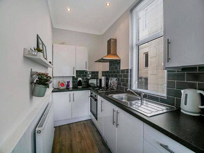 1 Bedroom Flat For Sale In Dryburgh Avenue, Rutherglen, Glasgow, South Lanarkshire, G73