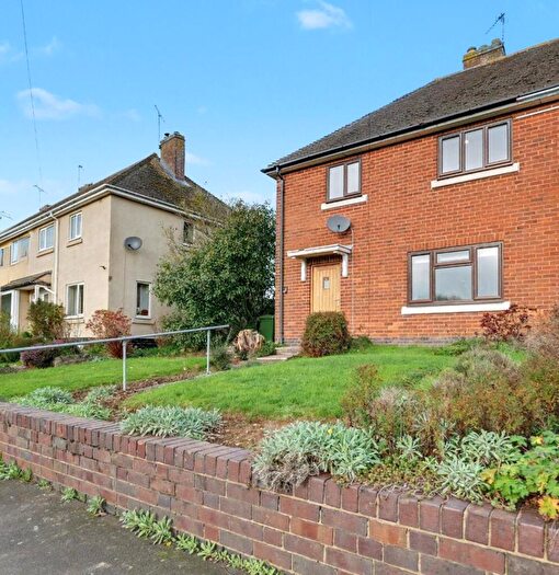 3 Bedroom Semi-Detached House For Sale In Barnacle Lane, Bulkington, CV12