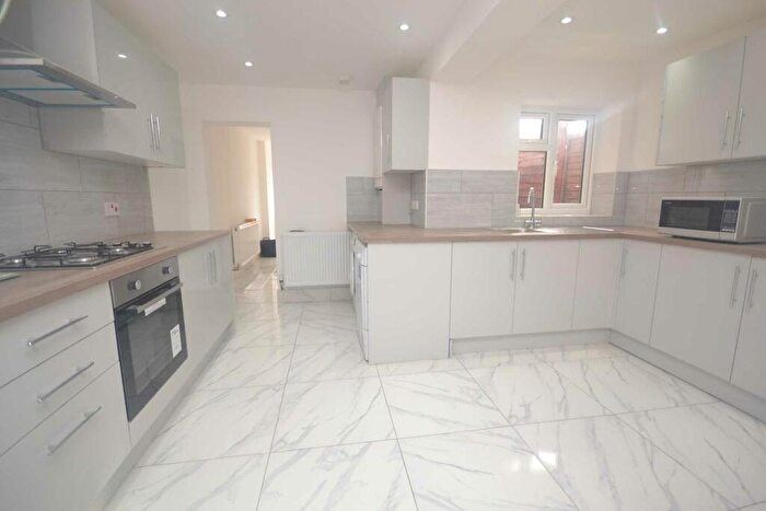 6 Bedroom Terraced House To Rent In Donnington Road, Reading, RG1