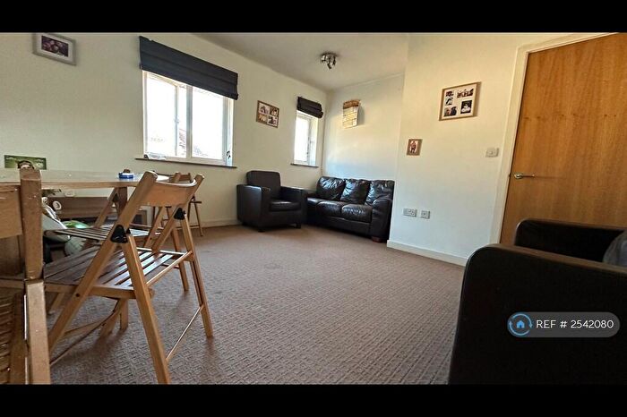 2 Bedroom Flat To Rent In Newbury Park, Ilford, IG2