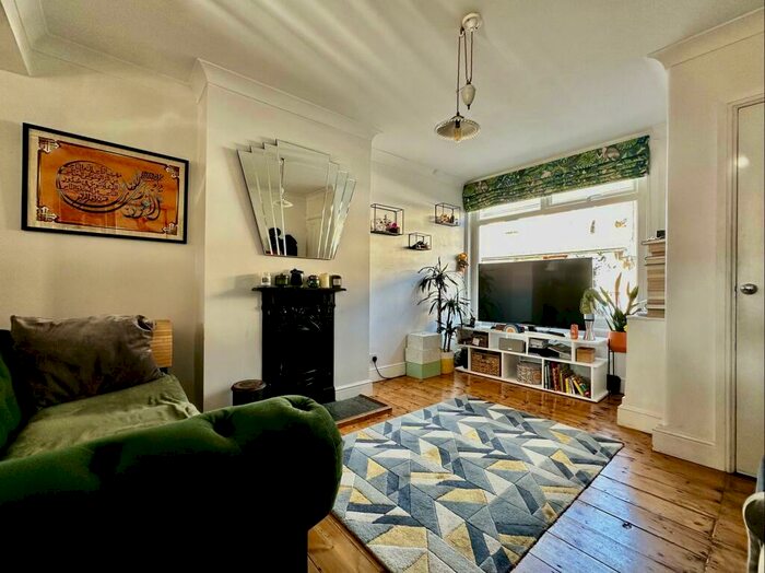 2 Bedroom Terraced House To Rent In Sumner Road, CR0