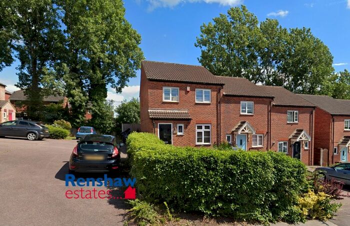 3 Bedroom Town House To Rent In Malthouse Road, Ilkeston, Derbyshire, DE7