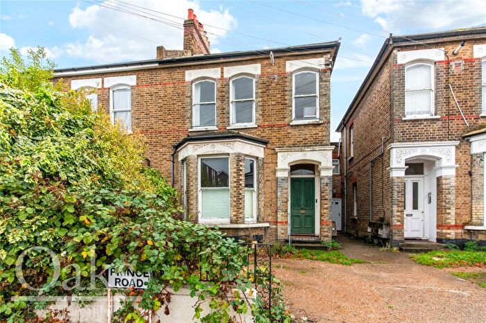1 Bedroom Apartment For Sale In Prince Road, South Norwood, SE25