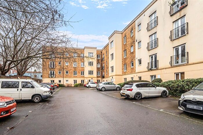 2 Bedroom Flat To Rent In William Street, Bedminster, Bristol, BS3