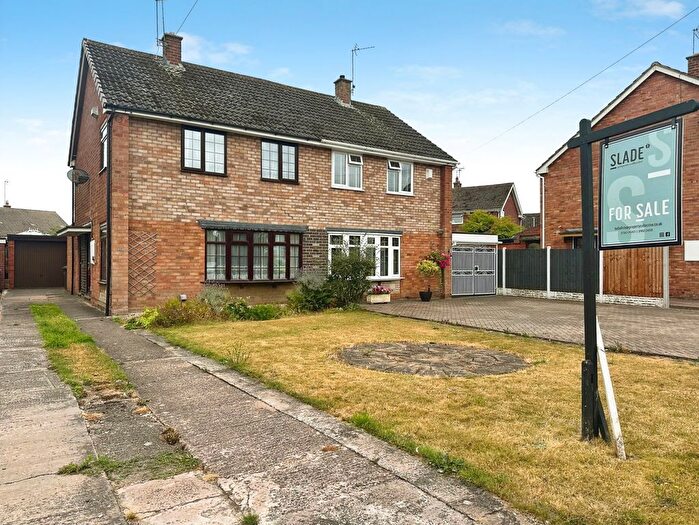 3 Bedroom Semi-Detached House For Sale In Cottage Lane, Fordhouses, Wolverhampton, WV10