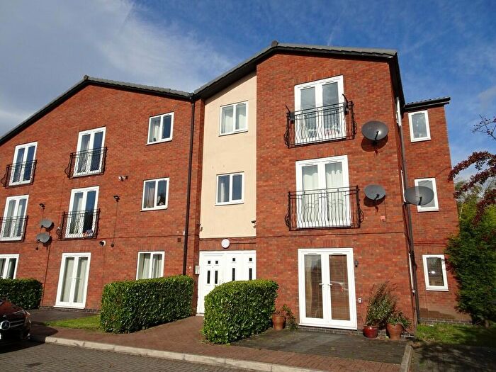 2 Bedroom Flat To Rent In Hill Top Court, Kimberworth, Rotherham, S61