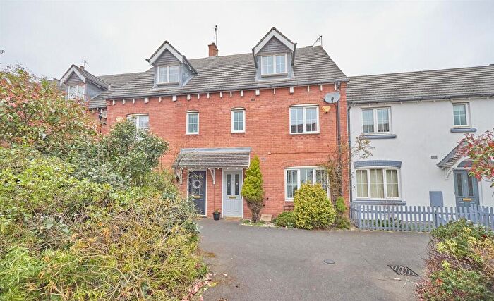 4 Bedroom Town House For Sale In Applebees Walk, Hinckley, LE10