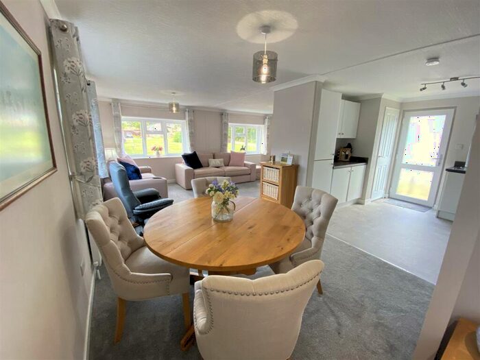 2 Bedroom Park Home For Sale In Bradwell, Norfolk, NR31