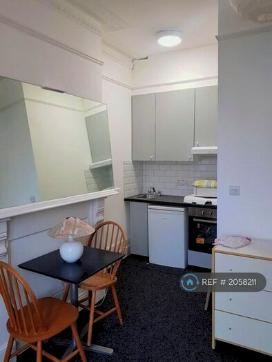 Studio To Rent In Rosendale Road, London, SE21