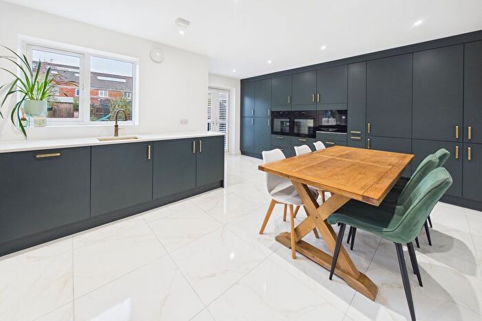 4 Bedroom Semi-Detached House For Sale In Adeyfield Road, Hemel Hempstead Hemel Hempstead, HP2