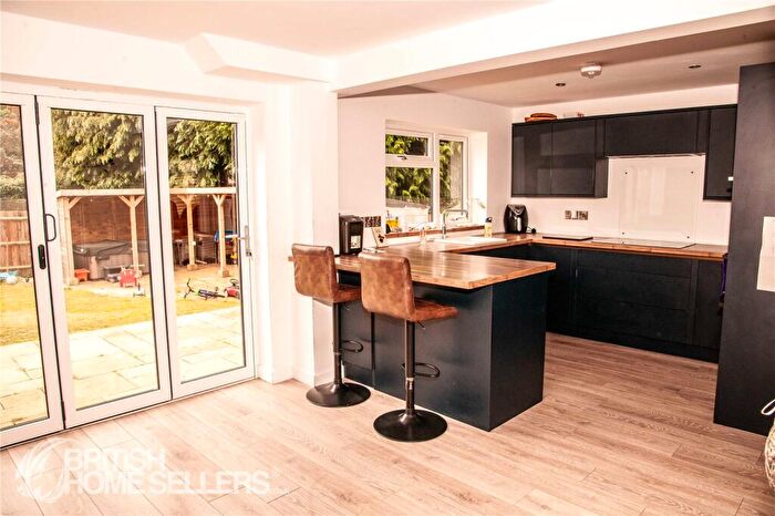 4 Bedroom Detached House For Sale In Lychgate Drive, Waterlooville, Hampshire, PO8