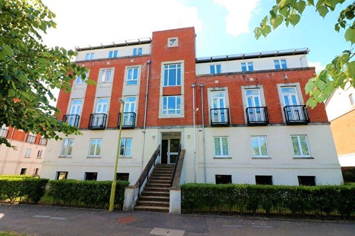 2 Bedroom Flat To Rent In Mosquito Way, Hatfield, AL10