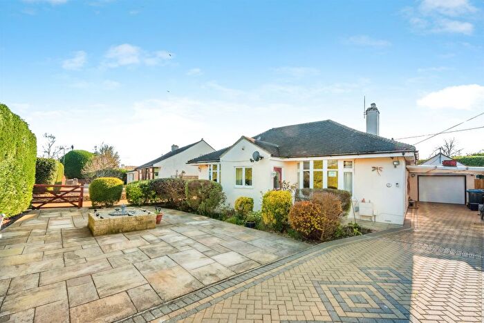 3 Bedroom Detached Bungalow For Sale In Swinbrook Road, Carterton, OX18