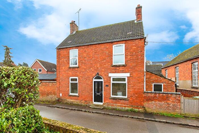 3 Bedroom Cottage For Sale In High Street, Ringstead, Kettering, NN14