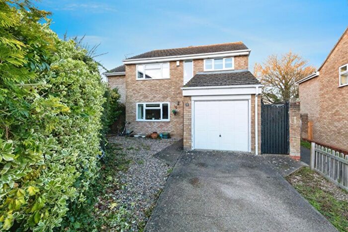 4 Bedroom Detached House For Sale In Springfield Road, Olney, MK46