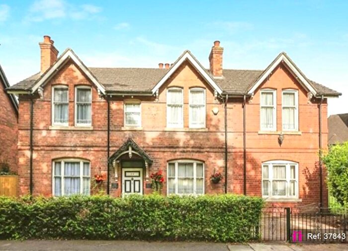 6 Bedroom Detached House For Sale In The Green, Birmingham, B36