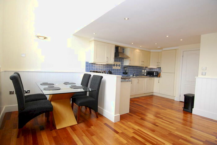 3 Bedroom Property To Rent In Regent Street, Flat, PL4