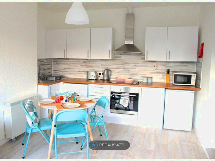 4 Bedroom Flat To Rent In Craigievar Place, Aberdeen, AB10