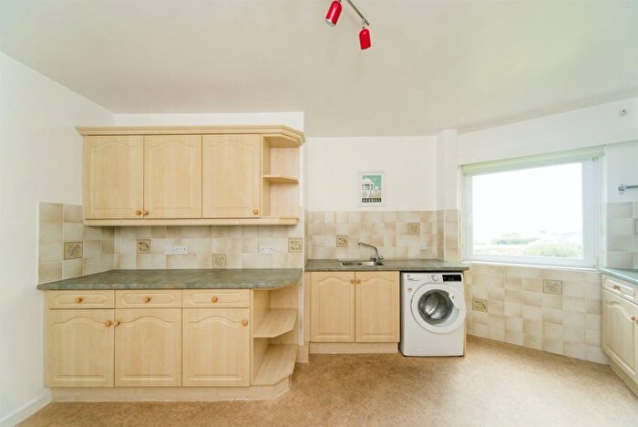 2 Bedroom Flat For Sale In West Parade, Bexhill-On-Sea, TN39