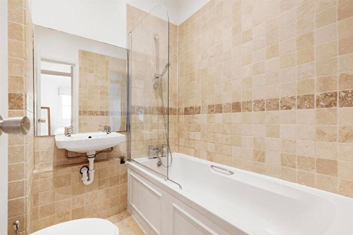 1 Bedroom Flat For Sale In Maxted Road, SE15