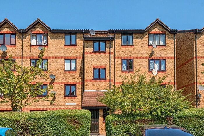 1 Bedroom Flat For Sale In Myers Lane, London, SE14