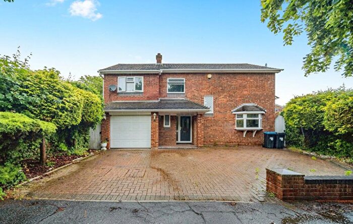 4 Bedroom Detached House For Sale In Tweed Drive, Bletchley, Milton Keynes, MK3