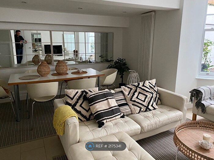 2 Bedroom Flat To Rent In Clapham Common South Side, London, SW4