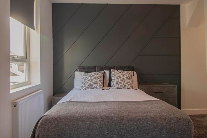 1 Bedroom Flat To Rent In Room Chilwell Road, Beeston, Nottingham, NG9