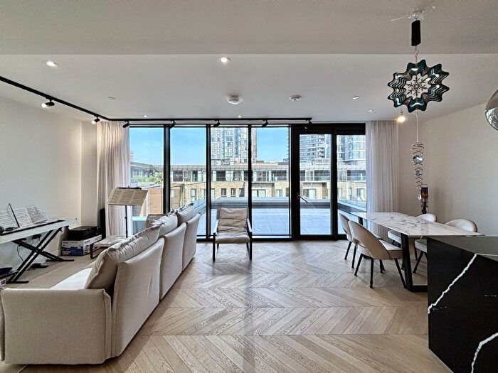 3 Bedroom Flat To Rent In Vermont House, Dingley Road, City Road, London, EC1V