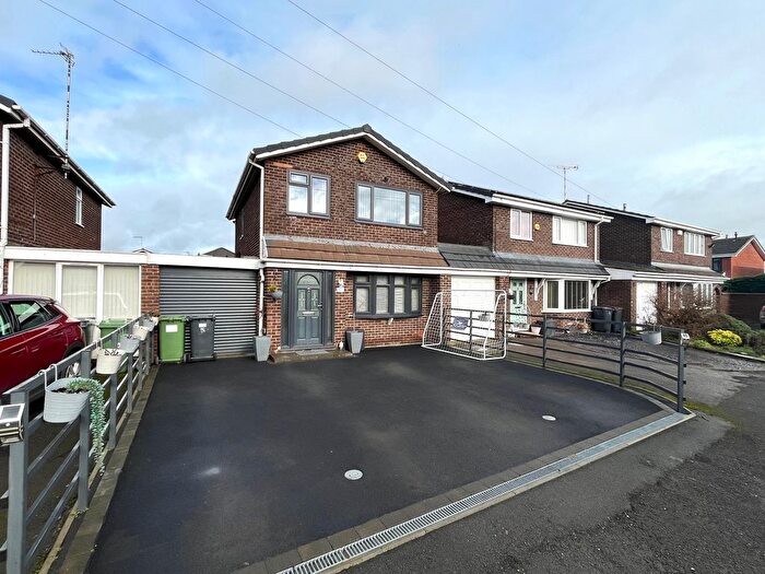 3 Bedroom Link Detached House For Sale In Gainsborough Drive, Bedworth, CV12