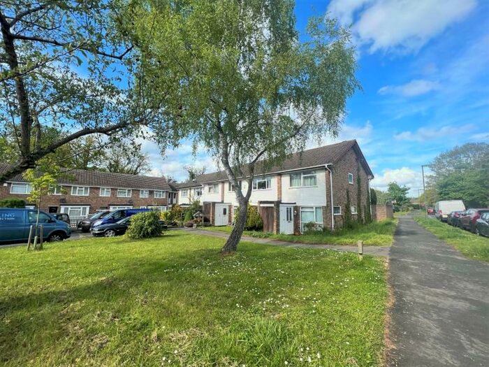 2 Bedroom Apartment To Rent In St Johns, Woking, GU21