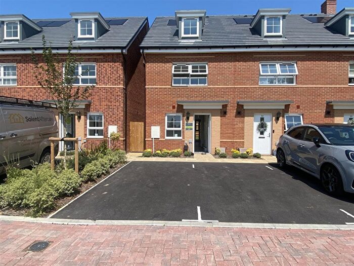 3 Bedroom Semi-Detached House To Rent In St Thomas Grove, Bedhampton, Havant, PO9