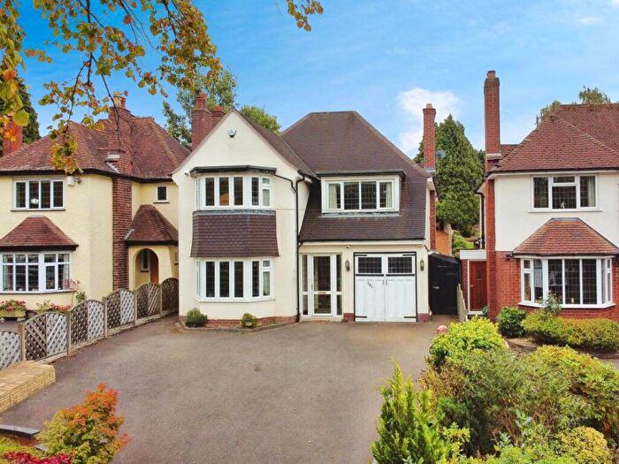 4 Bedroom Detached House For Sale In Tamworth Road, Sutton Coldfield, B75