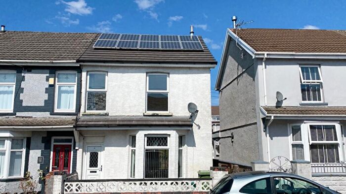 3 Bedroom Semi-Detached House For Sale In The Avenue, Tonyrefail, Porth, Rhondda Cynon Taff, CF39