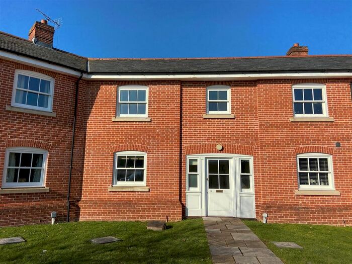 4 Bedroom Terraced House To Rent In Lower Woodside Farm, Westfield, Brookmans Park, AL9