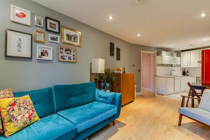 2 Bedroom Flat To Rent In Magdalen Road, London, SW18
