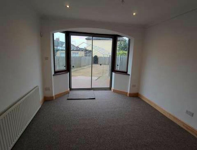 3 Bedroom Terraced House To Rent In Dawlish Drive, Ilford/Essex IG3