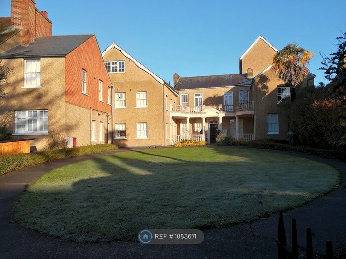 Studio To Rent In Wood Street, London, EN5