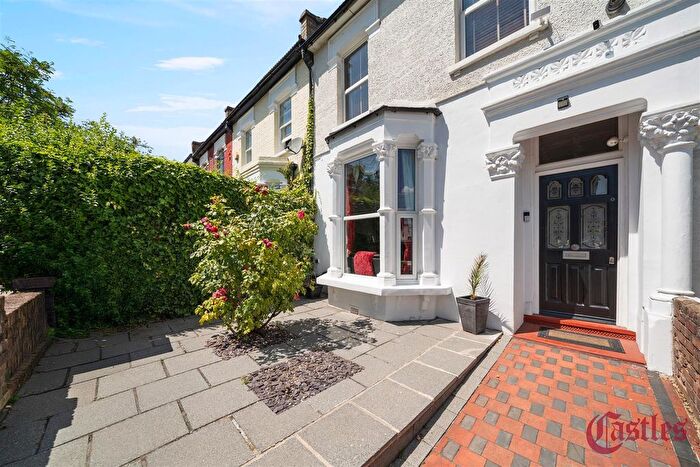 3 Bedroom Terraced House For Sale In Dagmar Road, N4