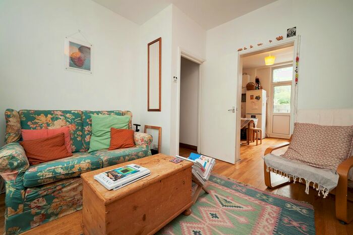 2 Bedroom Flat To Rent In Allen Road, London, N16