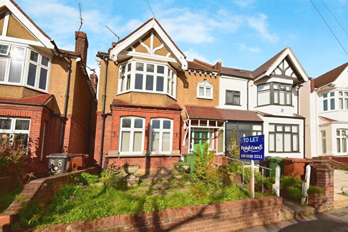 4 Bedroom Semi Detached House To Rent In Chingford Avenue, London, E4