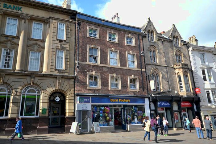 3 Bedroom Flat To Rent In Market Place, Durham DH1