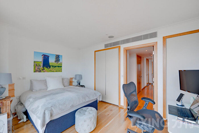 2 Bedroom Apartment To Rent In Hertsmere Road, Canary Wharf, E14