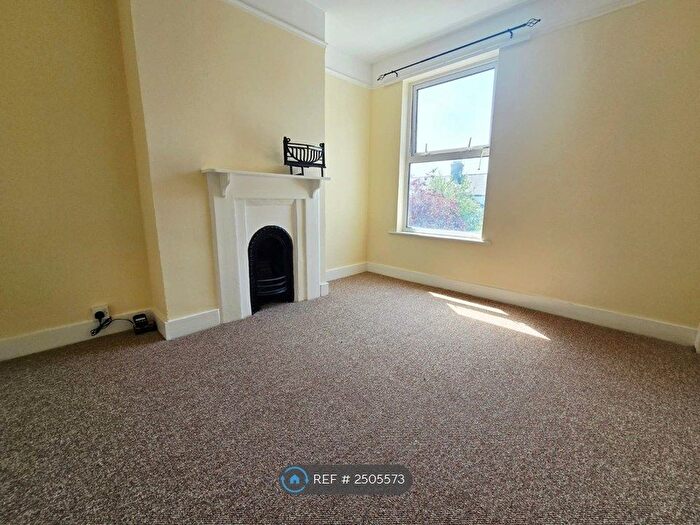 2 Bedroom Flat To Rent In Station Road, Walmer, Deal, CT14