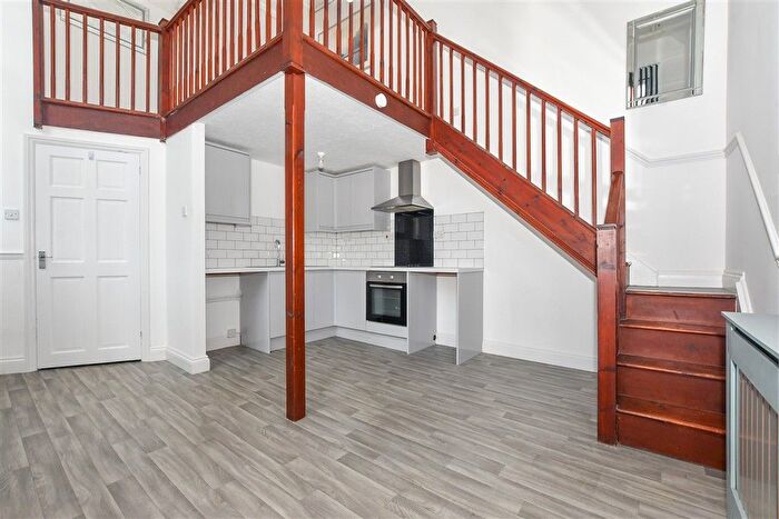 1 Bedroom Flat For Sale In Alexandra Road, Sheerness, Kent, ME12